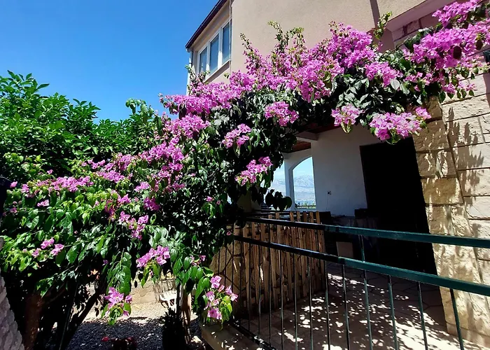 Ita - Apartment Postira