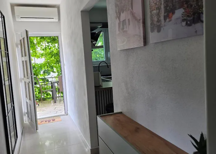 Ita - Apartment Postira
