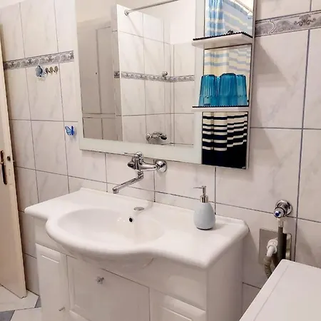 Ita - Apartment Postira