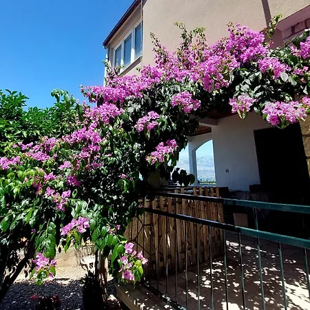 Ita - Apartment Postira