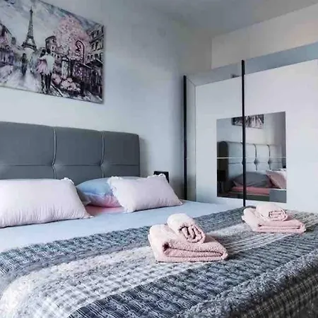 Apartment Ita -