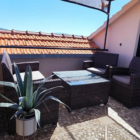 Ita - Apartment Postira