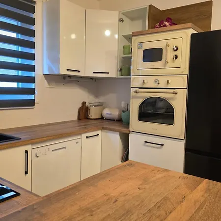 Apartment Ita - *