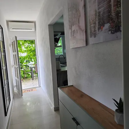 Ita - Apartment Postira