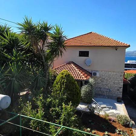 Apartment Ita -