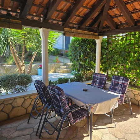 Apartment Ita - Postira
